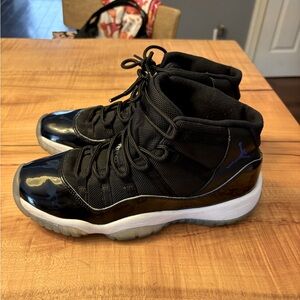 Jordan retro 11 space jam